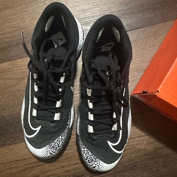 Nike Shoes - Women’s Nike Lacrosse sneakers size 11